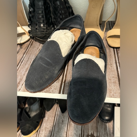 Flats - Picture 3 of 4